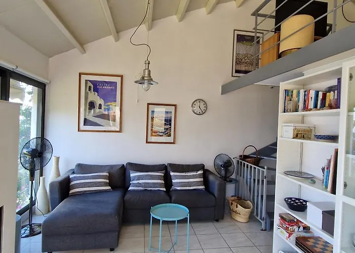 Maison Pera Melana, Entre Et Montagne Ferienhaus *