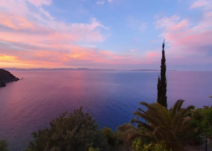 Casa de Férias Maison Pera Melana, Entre Et Montagne *